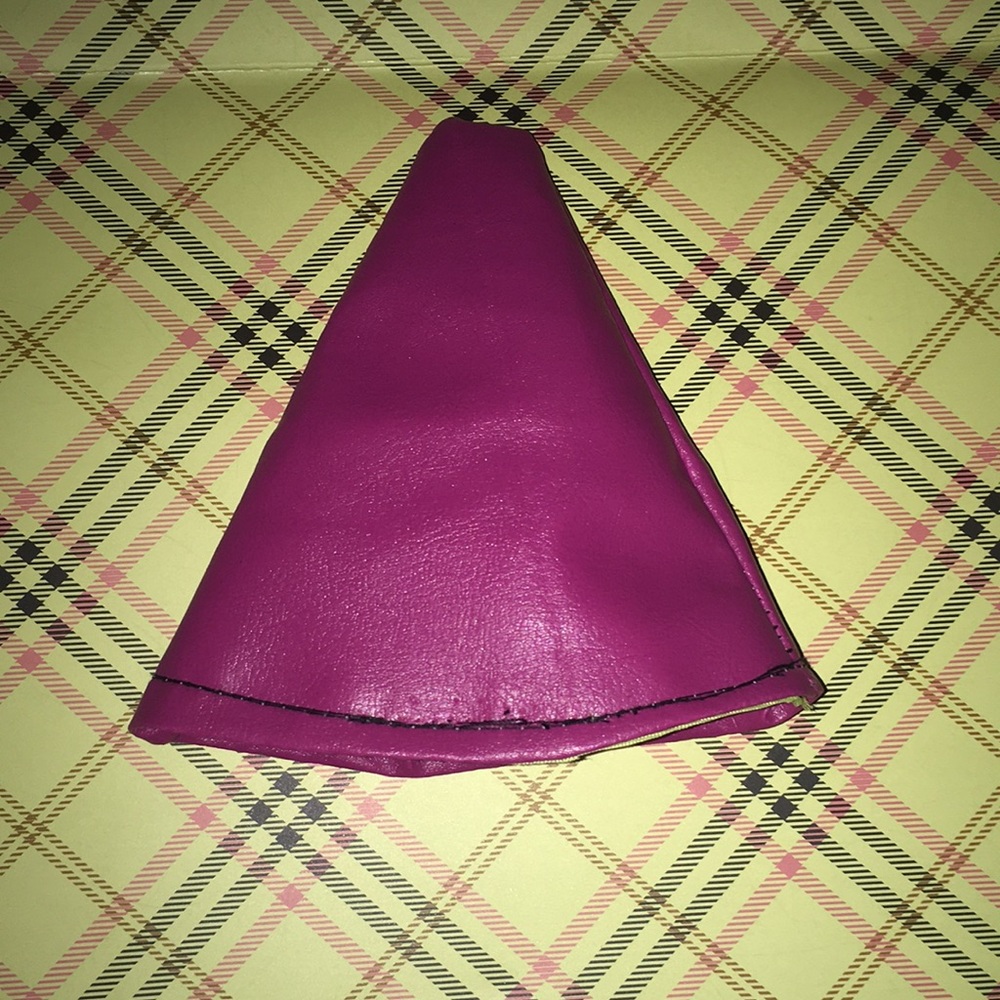 D tail pink cosmetic case